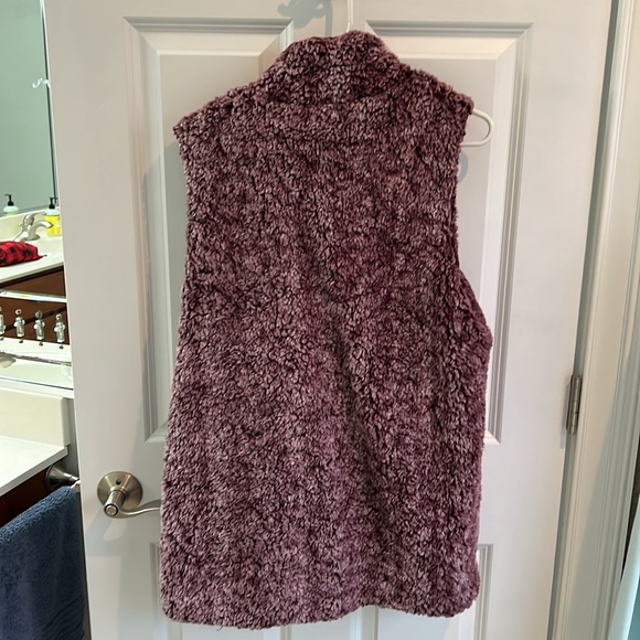 Cozy fleece vest with pockets - Picture 4 of 4